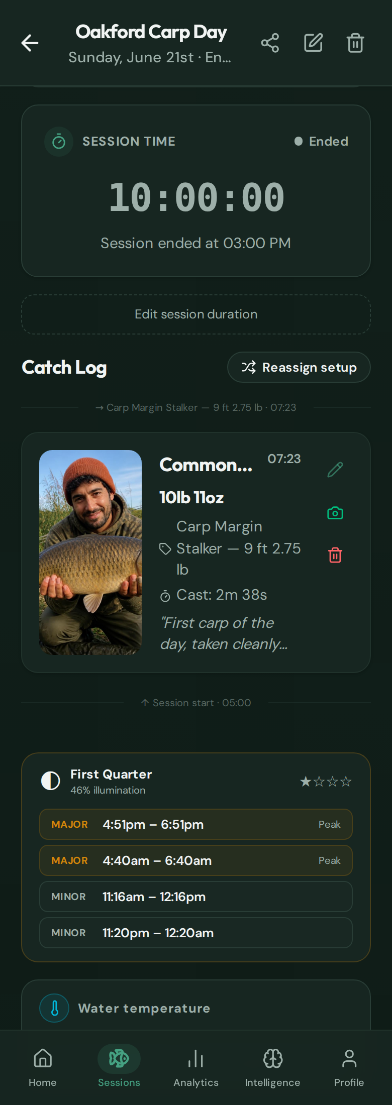 CatchMate Specimen Session Detail page for Oakford Carp Day at Oakford Pools, showing a real common carp photo, a 10 lb 11 oz weight, the Carp Margin Stalker setup, and the green camera Upload photo action on the Catch Log card.